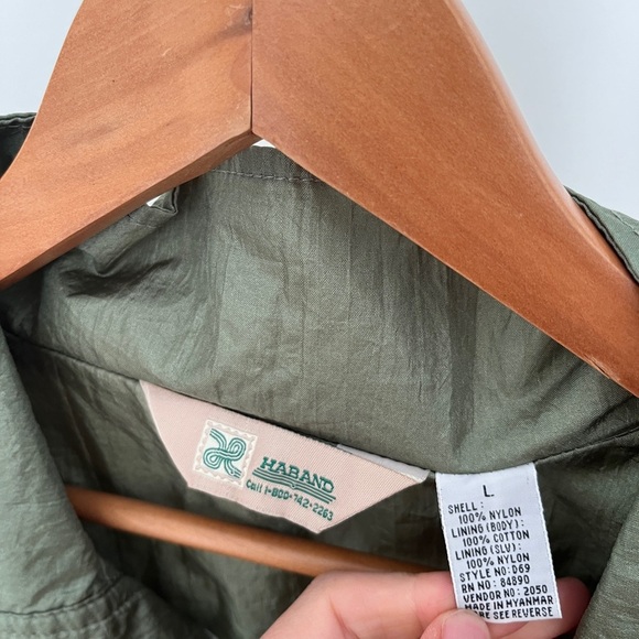Vintage 90s sage green nylon rain jacket with button detailing. Size L - Picture 2 of 6